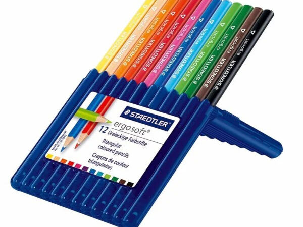 Estojo 12 lápis de cor Staedtler Ergosoft triangulares com sistema anti-quebra ABS.