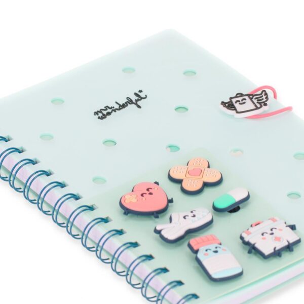 Caderno A5 Mr. Wonderful com charms de borracha".