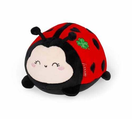 Pormenor do tecido macio e detalhes do Peluche Joaninha Legami