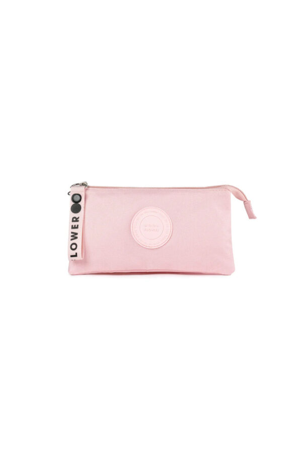 Compre o Estojo Triplo Retangular Candy Campus Moonflower Rosa. Possui 3 divisórias com fecho, formato prático e grande capacidade para organizar todo o material escolar.
