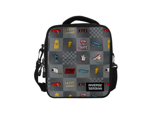 Compre a Lancheira Térmica Escolar Fingerboard Teen Inverse da Ambar. Bolsa de almoço com forro térmico, alças ajustáveis e padrão moderno de skate.
