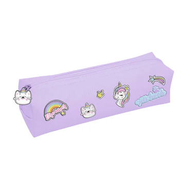 Estojo escolar retangular Unicorn World da Ambar em tom roxo com fecho decorado e patches de unicórnios e arco-íris.
