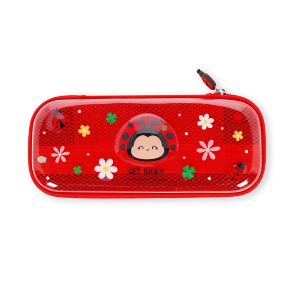 8052694115449 Organiza o teu material com o Estojo Wonder-Wow Ladybug da Legami. Design de joaninha, compartimento espaçoso e elásticos para canetas. Compra já o teu!