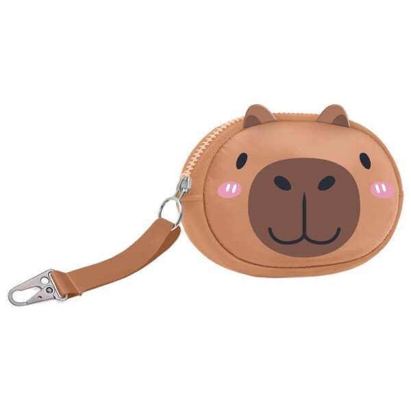 Garanta o seu Porta moedas capivara infantil Oh My Pop!. Modelo Pill oficial da Karactermania com fecho de correr, relevos fofos e mosquetão prático. Compre já!