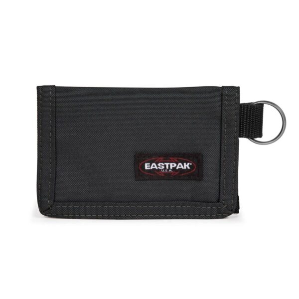 195436336660 Carteira Eastpak Mini Crew preta compacta de três dobras com fecho de velcro vista de frente.
