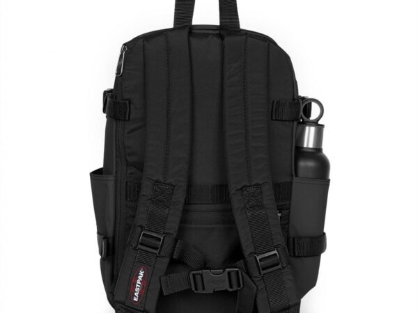 Painel traseiro acolchoado com alças ergonómicas ocultáveis da mochila de viagem Eastpak