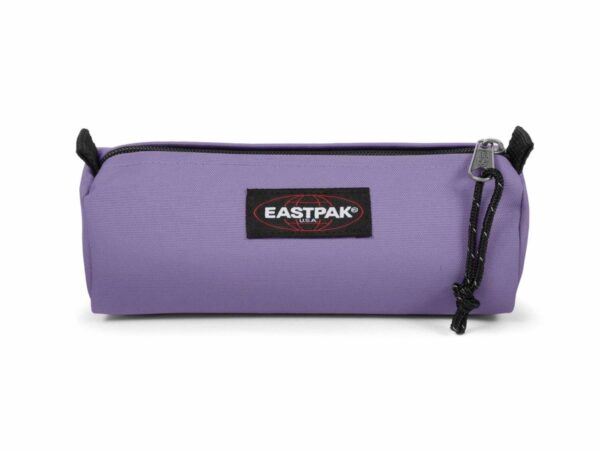 Estojo Eastpak Benchmark Single lilás original com fecho de correr visto de frente.
